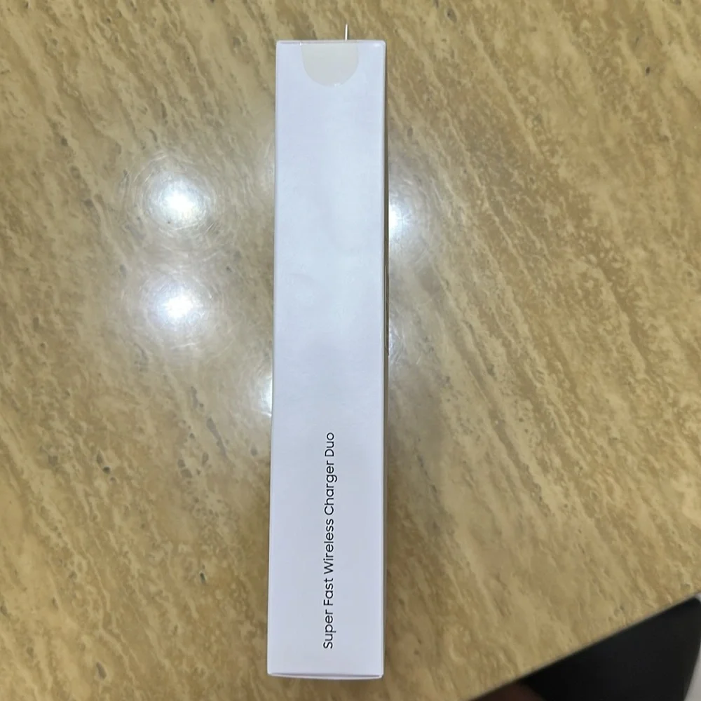 Samsung Super fast wireless charging max 15w Includes power adapter Never opened